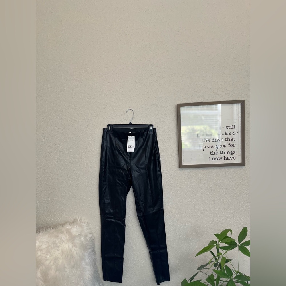 Faux Leather Stretch Pants - Picture 3 of 3